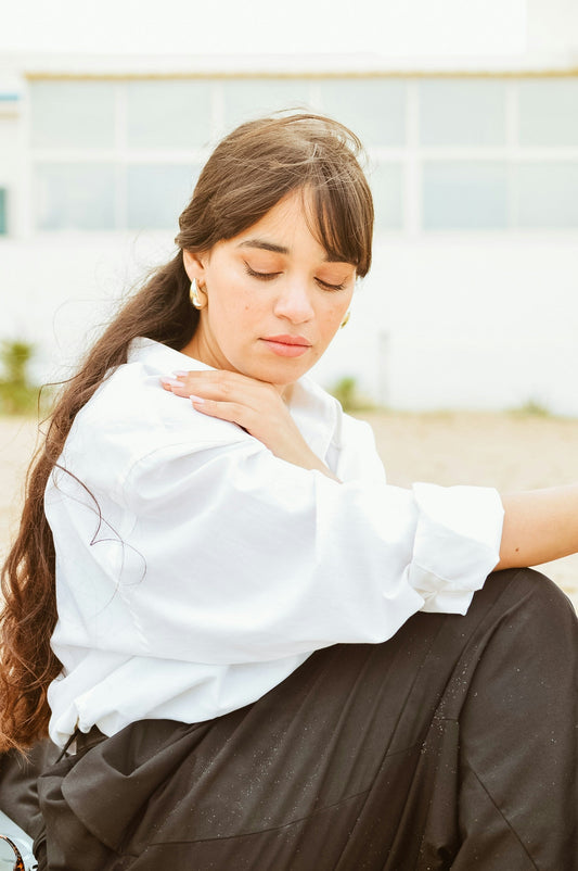 The Everyday Struggles of Living with Shoulder Pain – And How to Cope